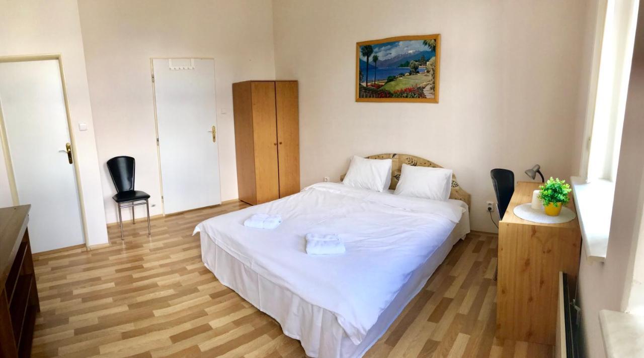 Pension Majovka Egra  Extérieur photo